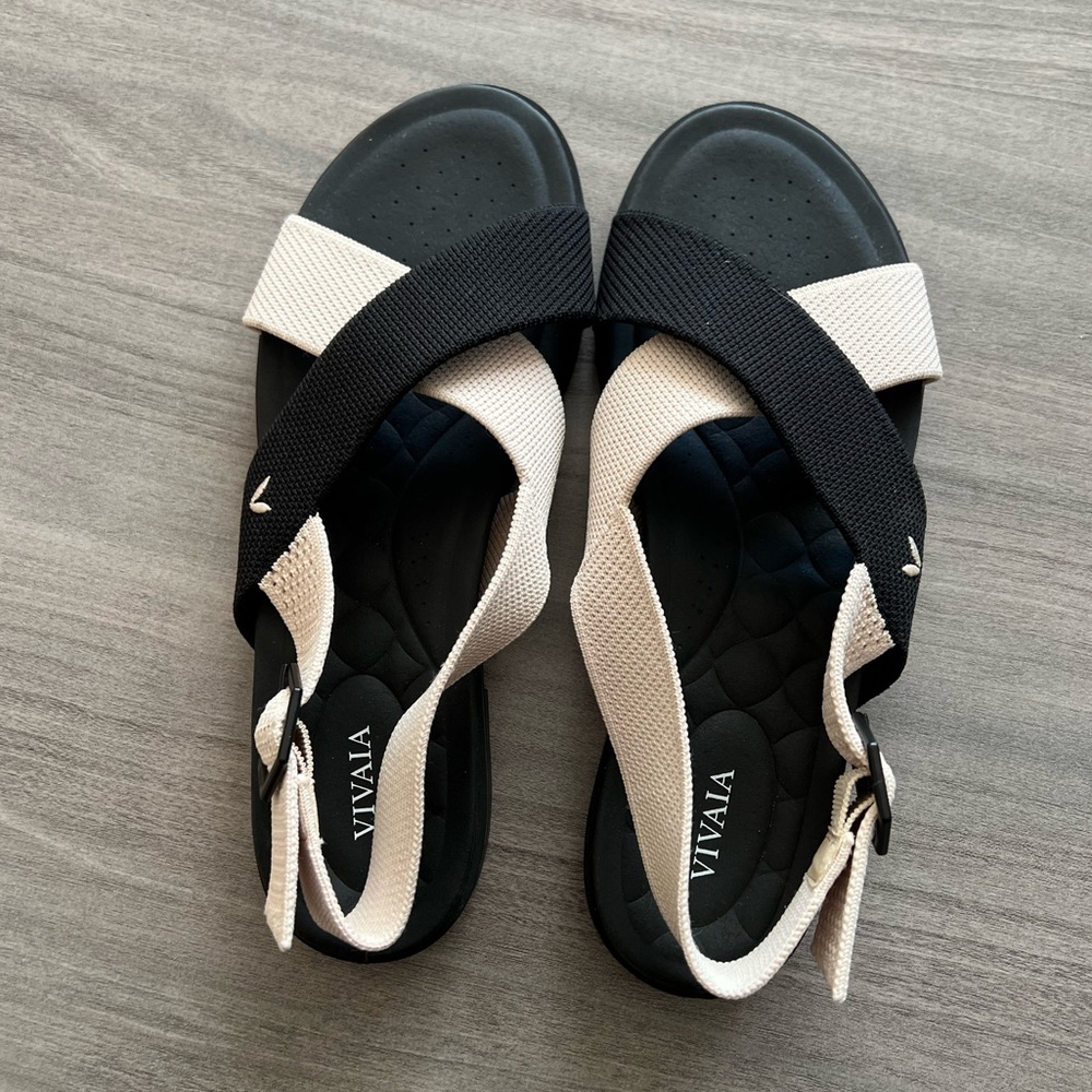 VIVAIA Black and Cream Women's Sandals
